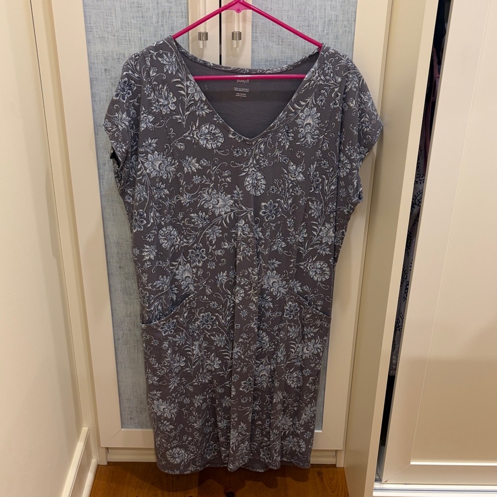 J. Jill Soft V-Neck Floral Knit Dress in Slate Gray